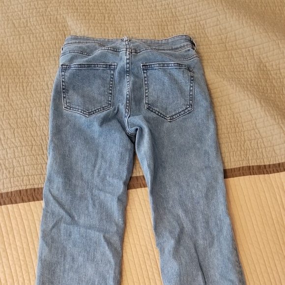 Cropped Jean's - Picture 2 of 5